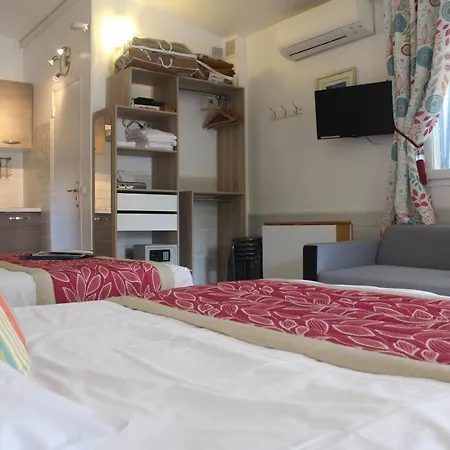 Cayrons & St Paul De Hotell
