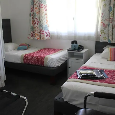 Hotell Cayrons & St Paul De